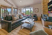 Tyra Penthouse — Ski-In/Out at Snowflake
