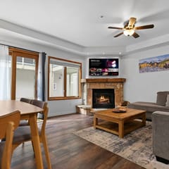 Tyra Riverbend Studio | Snowflake Lift & Sauna | Sleeps 4