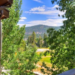 Tyra 4BR Penthouse | Ski-In/Ski-Out, Hot Tubs | Sleeps 12
