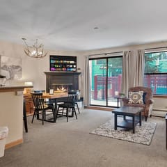 River Mountain Lodge — Full Kitchen + Murphy