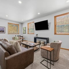 Blue River mountain home — 5 min to Breck, hot tub
