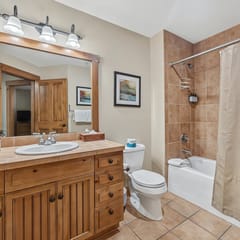 Mountain Thunder 5103 — Ski-Run Patio Suite