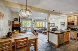 Winter Park 4BR Townhome | River Views & Hot Tub | Sleeps 8 - Image 4