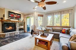 Winter Park 4BR Townhome | River Views & Hot Tub | Sleeps 8 - Image 2