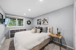 Miners Candle 2BR | King Bed, In-Unit Laundry | Sleeps 6 - Image 3