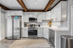 Miners Candle 2BR | King Bed, In-Unit Laundry | Sleeps 6 - Image 2