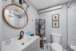 Miners Candle 2BR | King Bed, In-Unit Laundry | Sleeps 6 - Image 5