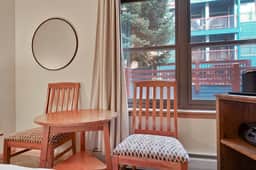 River Mountain Lodge Studio | Two Queen Beds & Pool | Sleeps 4 - Image 3