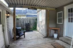 East Lansing 2BR | 5-Min Walk to MSU, Fast WiFi | Sleeps 4 - Image 4