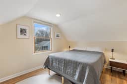 East Lansing 2BR | 5-Min Walk to MSU, Fast WiFi | Sleeps 4 - Image 2