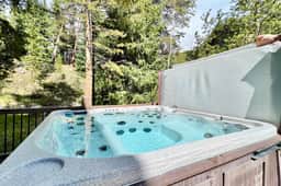 Blue River 3BR | 5 Min to Breck, Hot Tub & Game Room | Sleeps 10 - Image 2