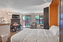 River Mountain Lodge Studio | Full Kitchen & Murphy Bed | Sleeps 4 - Image 2