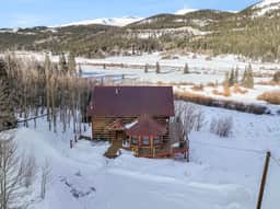 Arcade Loft Cabin — Hot Tub & Pet Friendly - Image 3