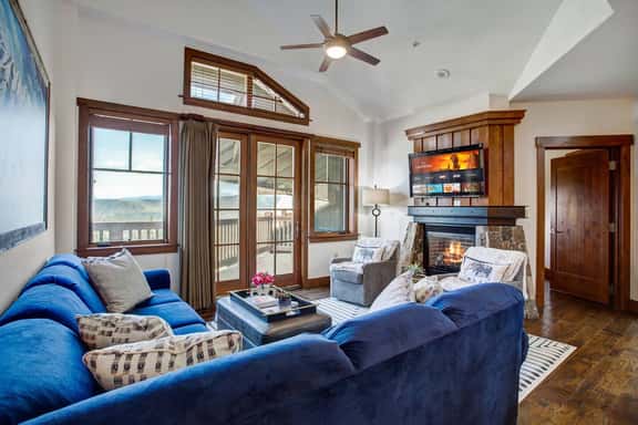 Penthouse at One Ski Hill Place | Peak 8 views - Image 1