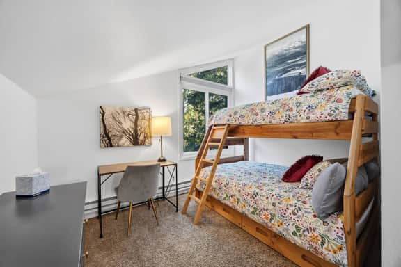 Keystone 3BR Condo | Golf, Lake, Pool & Hot Tub | Sleeps 8 - Image 5