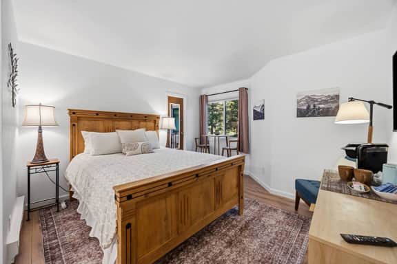 Keystone 3BR Condo | Golf, Lake, Pool & Hot Tub | Sleeps 8 - Image 3