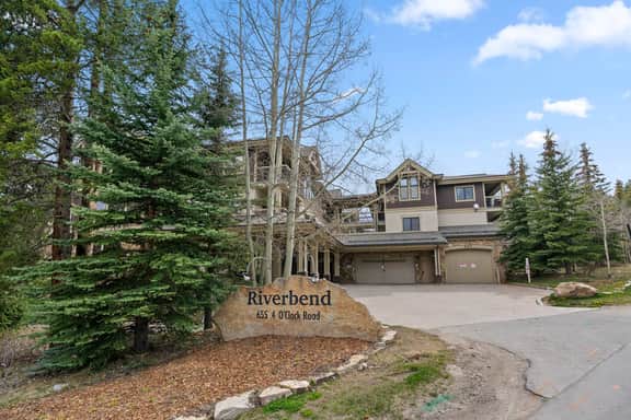 Tyra Riverbend Studio | Snowflake Lift & Sauna | Sleeps 4 - Image 2