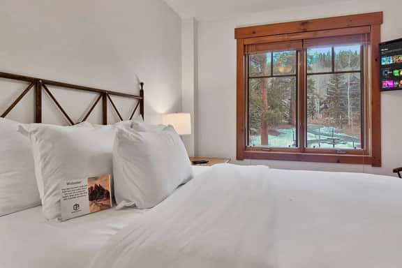 Mountain Thunder Lodge 2BR | Pool View, Gondola Tunnel | Sleeps 7 - Image 3