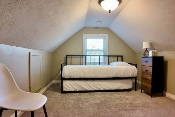 Lansing 2BR Home | 2 Blocks to Sparrow Hospital, Pets OK | Sleeps 4 - Image 5