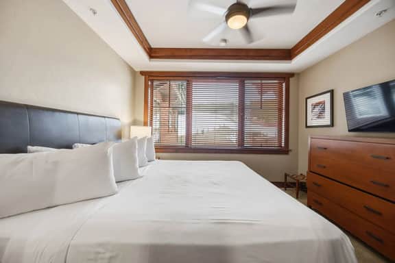 One Ski Hill Place 2BR | Slopeside Lift Views, AC | Sleeps 6 - Image 4
