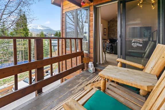 Tyra 4BR Penthouse | Ski-In/Ski-Out, Hot Tubs | Sleeps 12 - Image 4