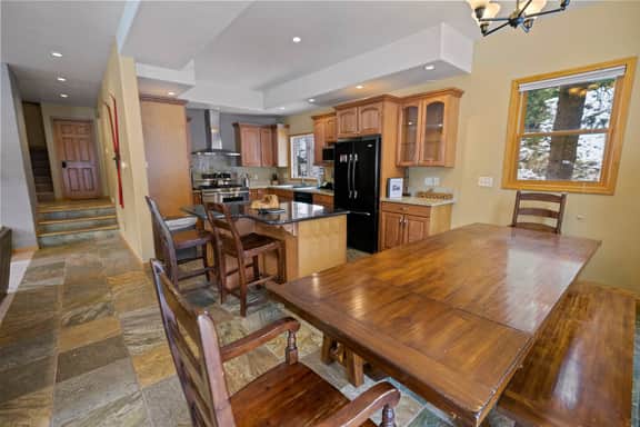 Blue River 3BR | 5 Min to Breck, Hot Tub & Game Room | Sleeps 10 - Image 3