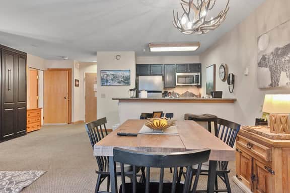 River Mountain Lodge — Full Kitchen + Murphy - Image 4