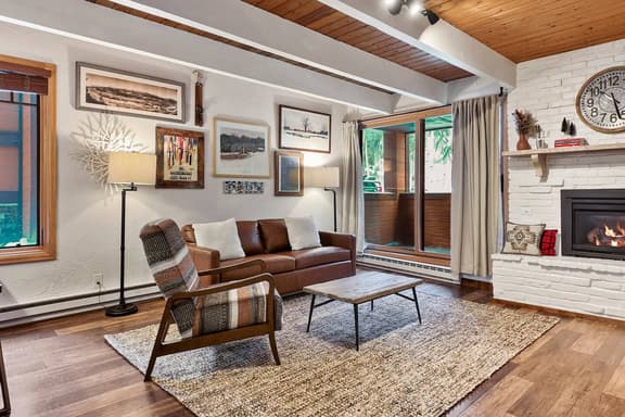 800 Columbine 1BR | Walk to Peak 9 Lifts & Main St | Sleeps 4 - Image 1