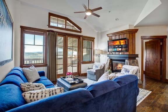 One Ski Hill Place Top-Floor Penthouse | 2 King Suites | Sleeps 7 - Image 1