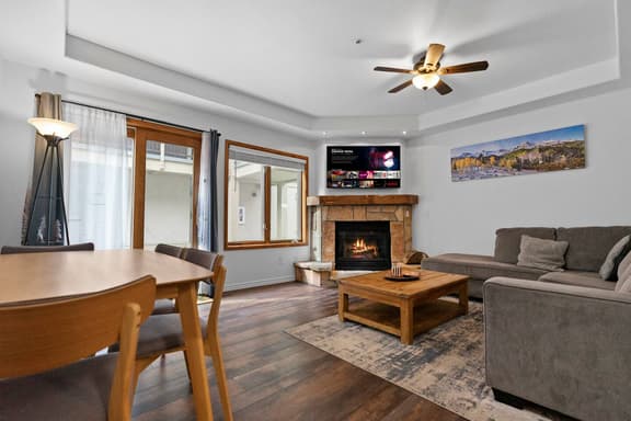 Tyra Riverbend Studio | Snowflake Lift & Sauna | Sleeps 4 - Image 1